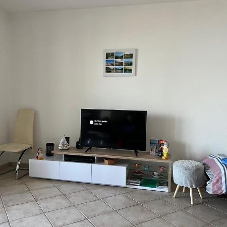 1 Zimmer Apartment Mit Seesicht Und Pool Gambarogno Kültér fotó
