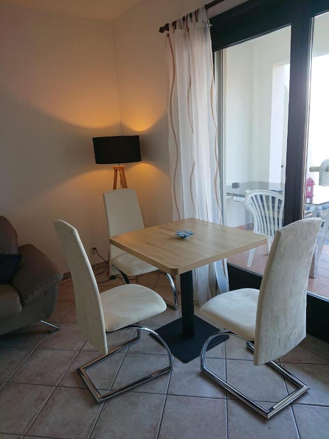 1 Zimmer Apartment Mit Seesicht Und Pool Gambarogno Kültér fotó